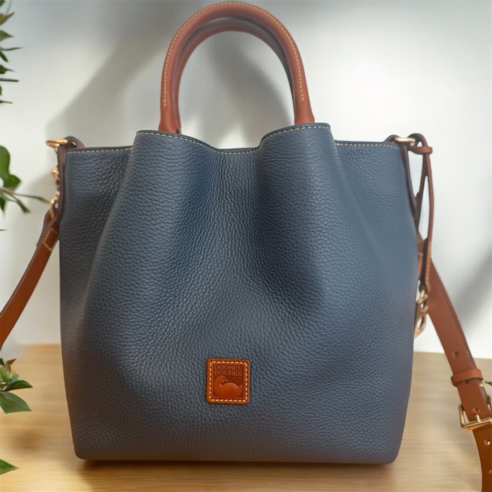Dooney & Bourke Blue Pebble Grain Barlow in excellent condition